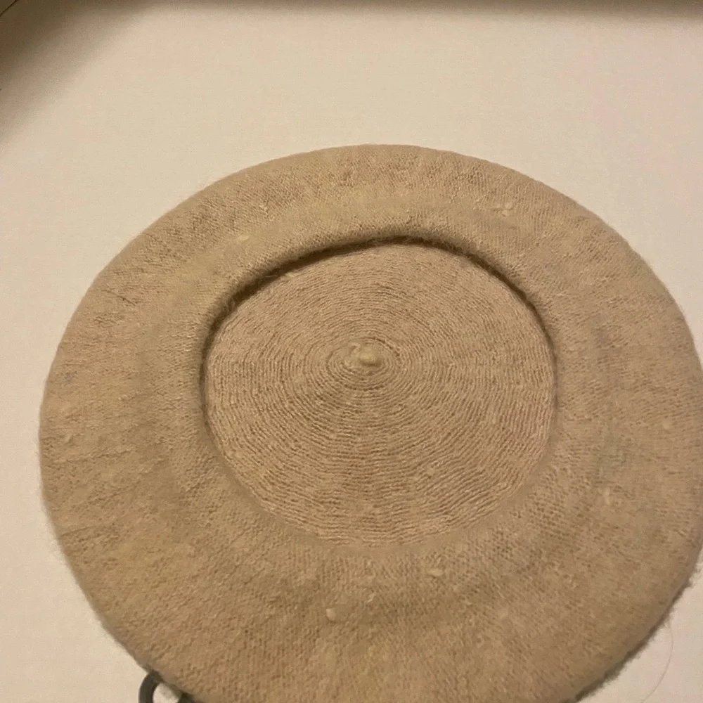 Wool Beret - Picture 7 of 12